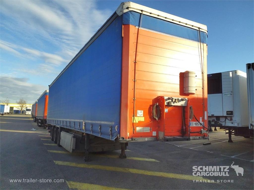 Schmitz Cargobull Semitrailer Curtainsider Standard Hayon