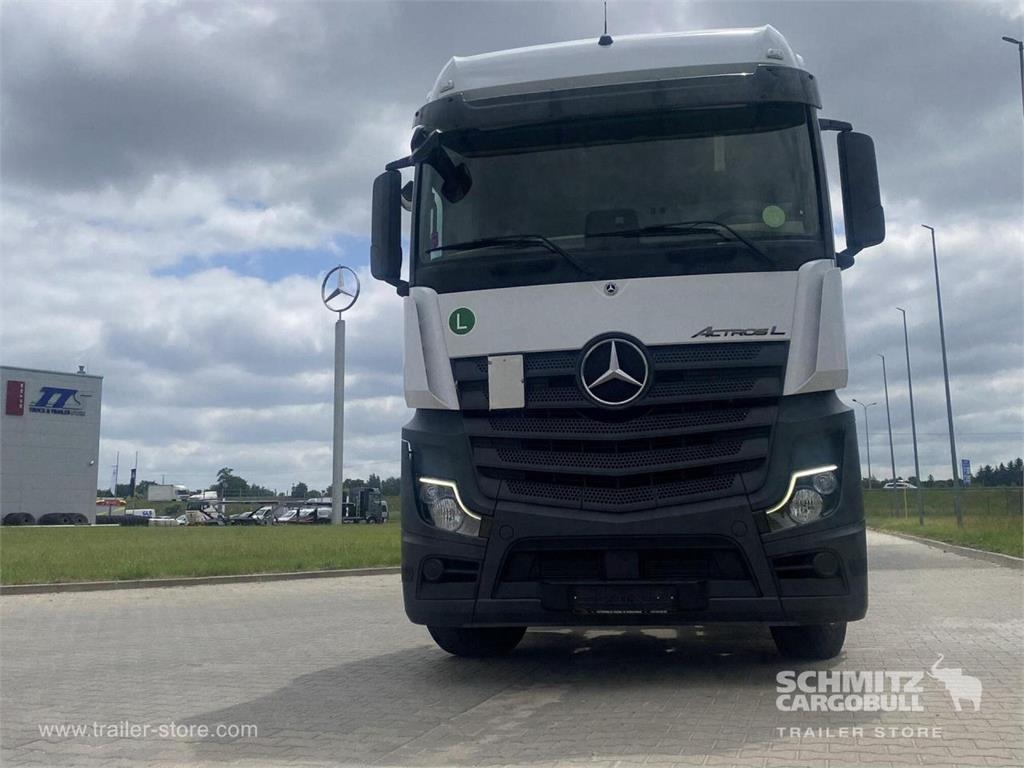 Mercedes-Benz Tractor unit