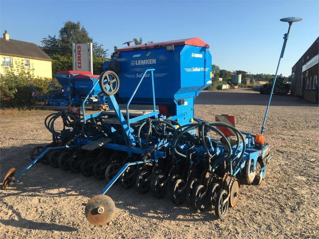 Lemken ZIRKON 10/400 and SOLITAIR 9/400