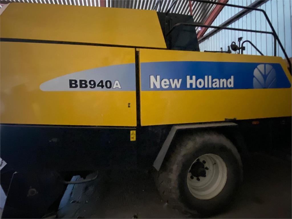 New Holland BB940A SQUARE BALER