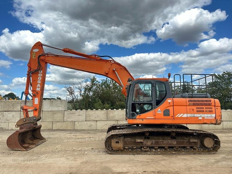 Doosan DX225LC