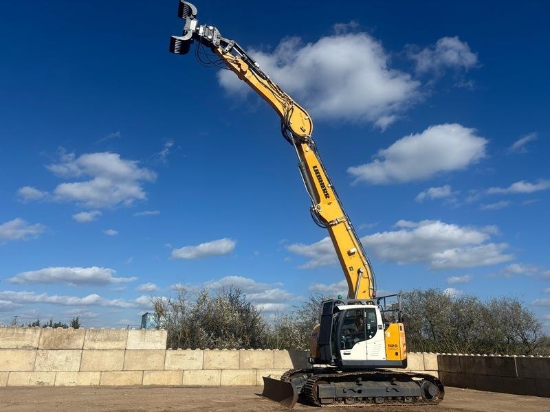 Liebherr R926 Compact High Reach Demoliton Excavator