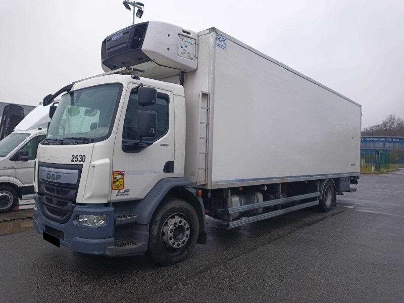 DAF CF 280 / tail lift / Carrier multi-temp