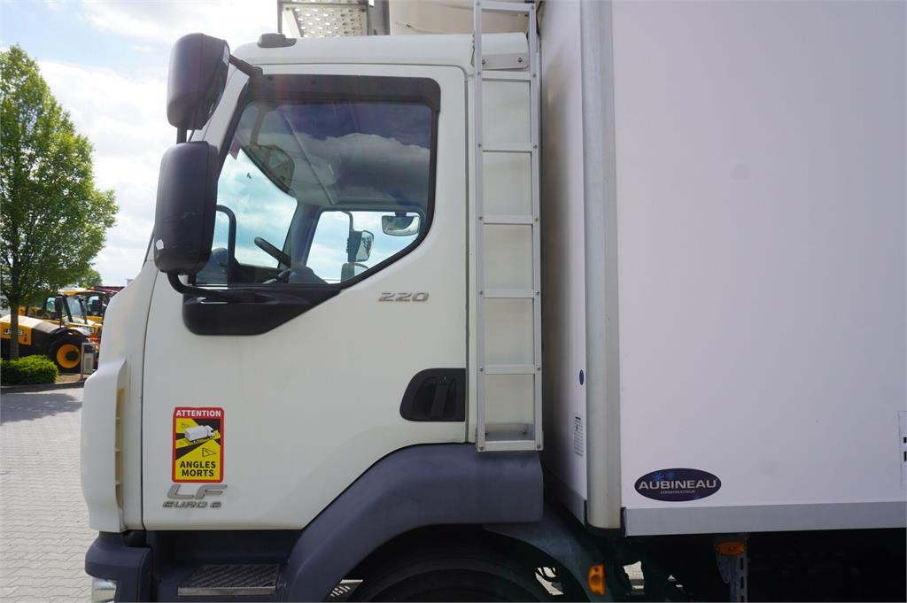 DAF LF 220 / Refrigerator 16 EPAL Multitemp / Carrier