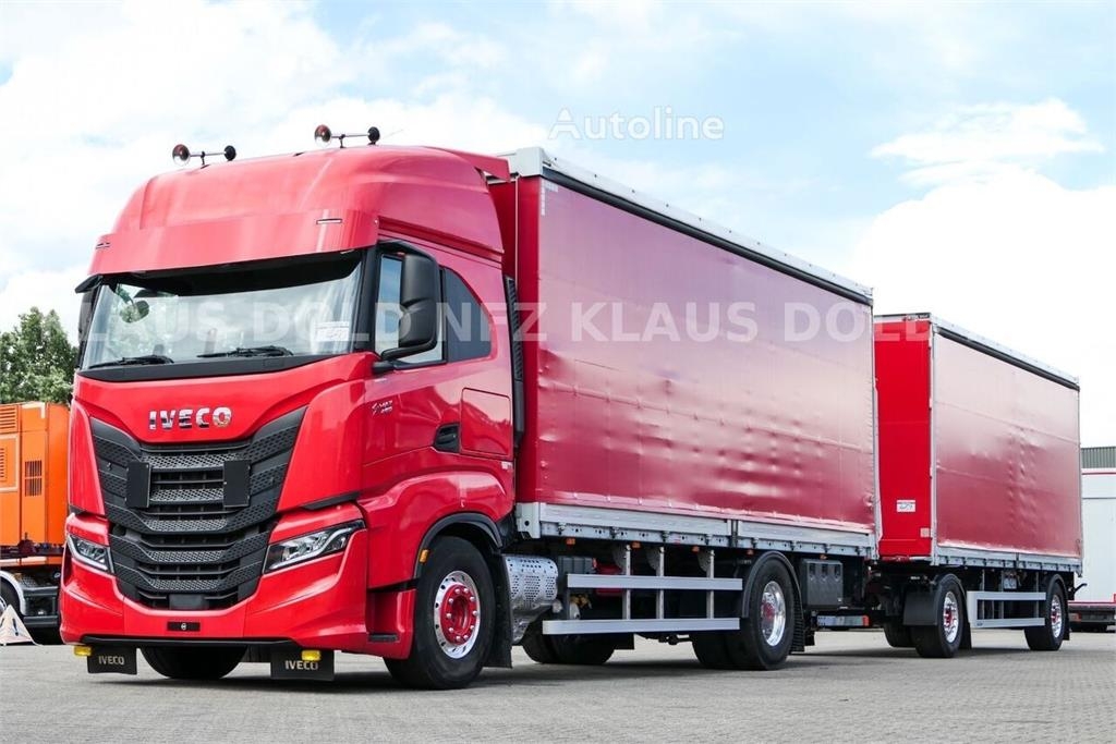 Iveco AGL 290 Curtainsider Truck with Curtainsider Trail