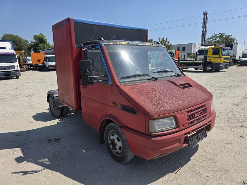 Iveco Daily 35-12 Mini BE Trekker + Bed- 3.5T