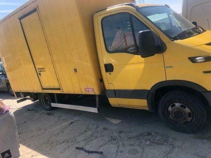Iveco Daily 40C14 box truck + tail lift