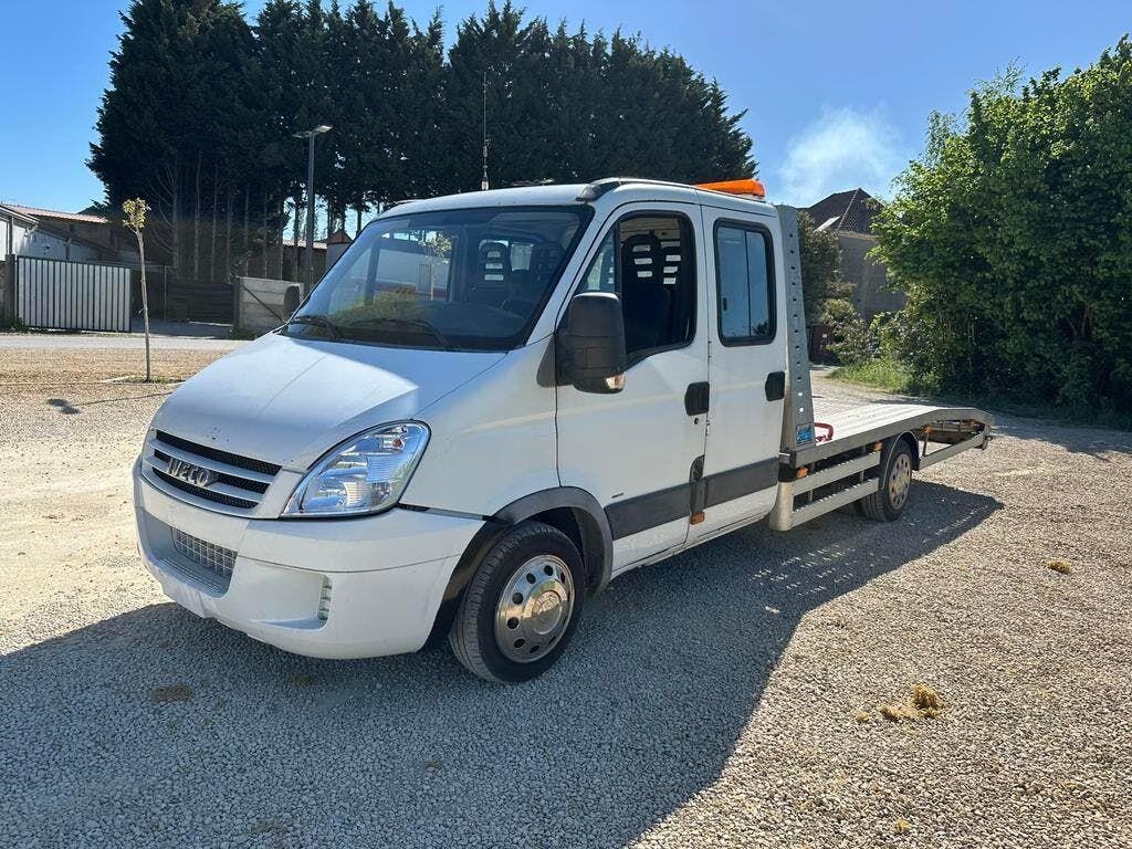 Iveco Daily tow truck / Doka