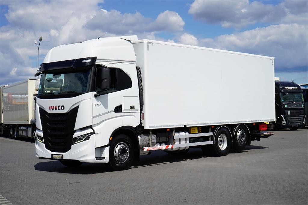 Iveco S-WAY / 420 / E 6 / KONTENER + WINDA / 20 PALET /