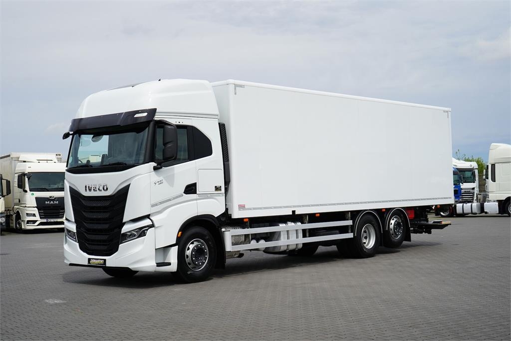 Iveco S-WAY / 420 / E 6 / KONTENER + WINDA / 22 PALETY /