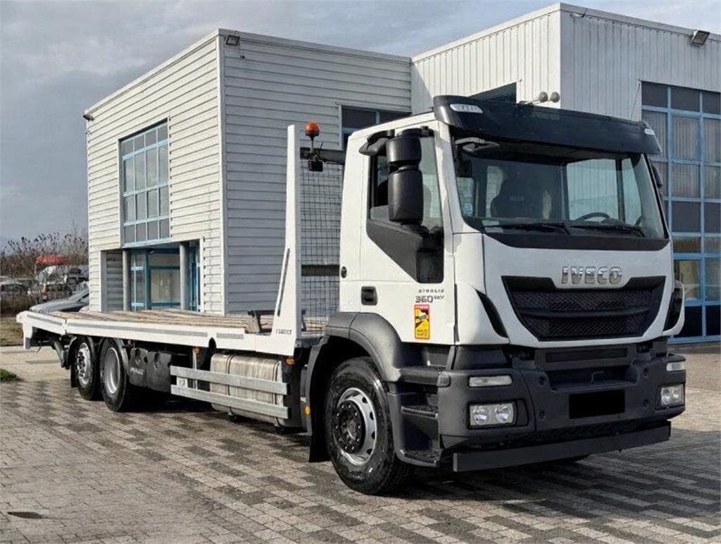 Iveco Stralis 360 / Heavy equipment transport truck