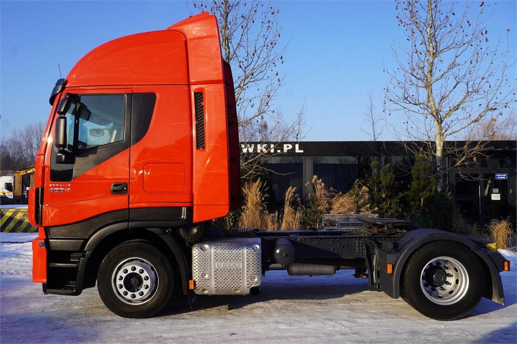 Iveco Stralis 460 E6 tractor unit / Sleeper cab 2 beds