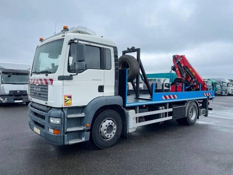 MAN TGA 18.310 flatbed truck+Crane