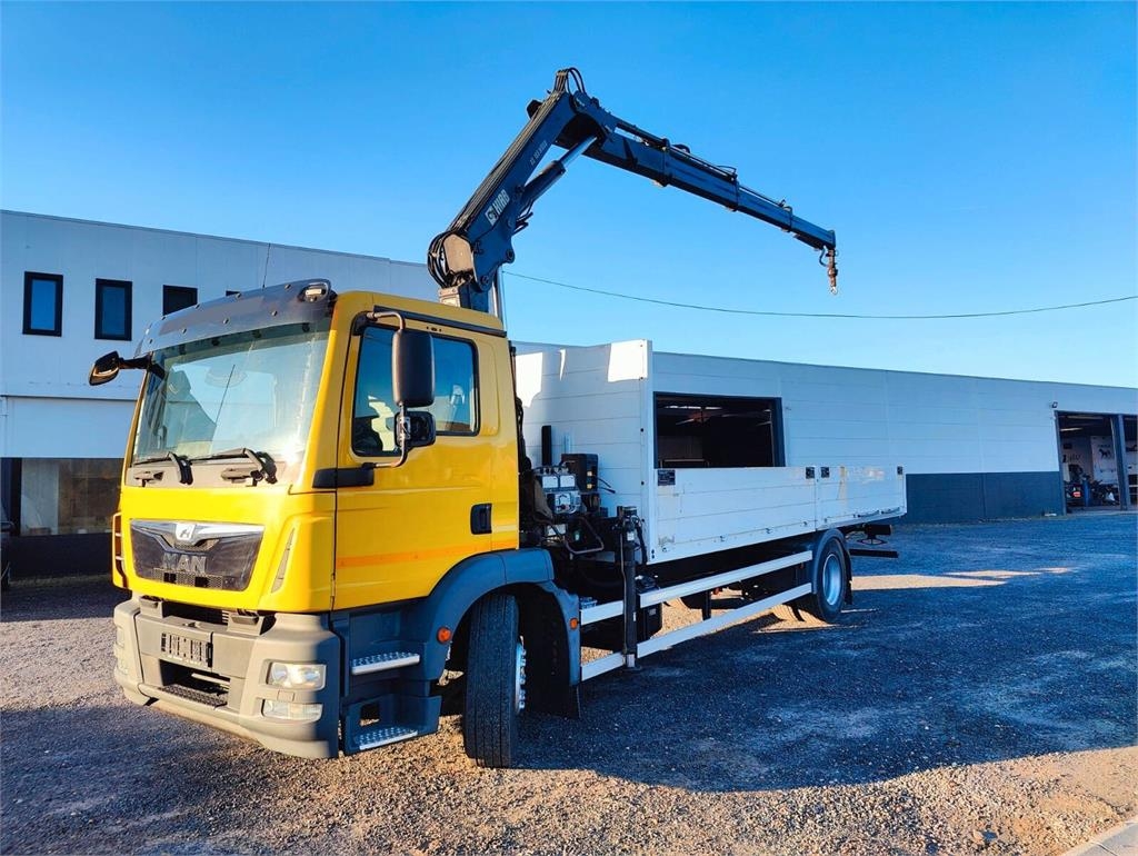 MAN TGM 18.250 / crane HIAB 166-3 Remote