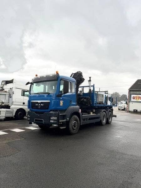 MAN TGS 26.400 / Dalby / crane flatbed truck