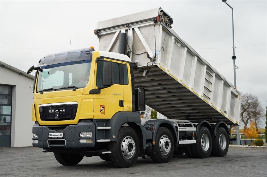 Camion benne MAN TGS 32.400 / 8x4 / WYWROTKA TYLNOZSYPOWA - 6 M / P — occasion 2013