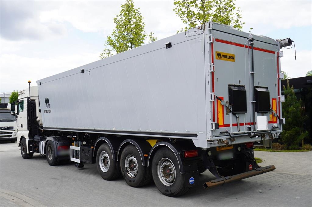 MAN TGX 18.470 4x4H tractor unit / Wielton NW-3 tipper