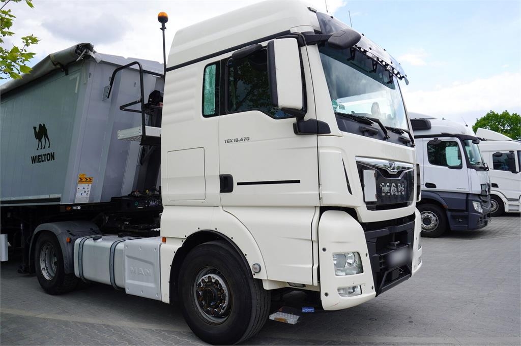MAN TGX 18.470 4x4H tractor unit