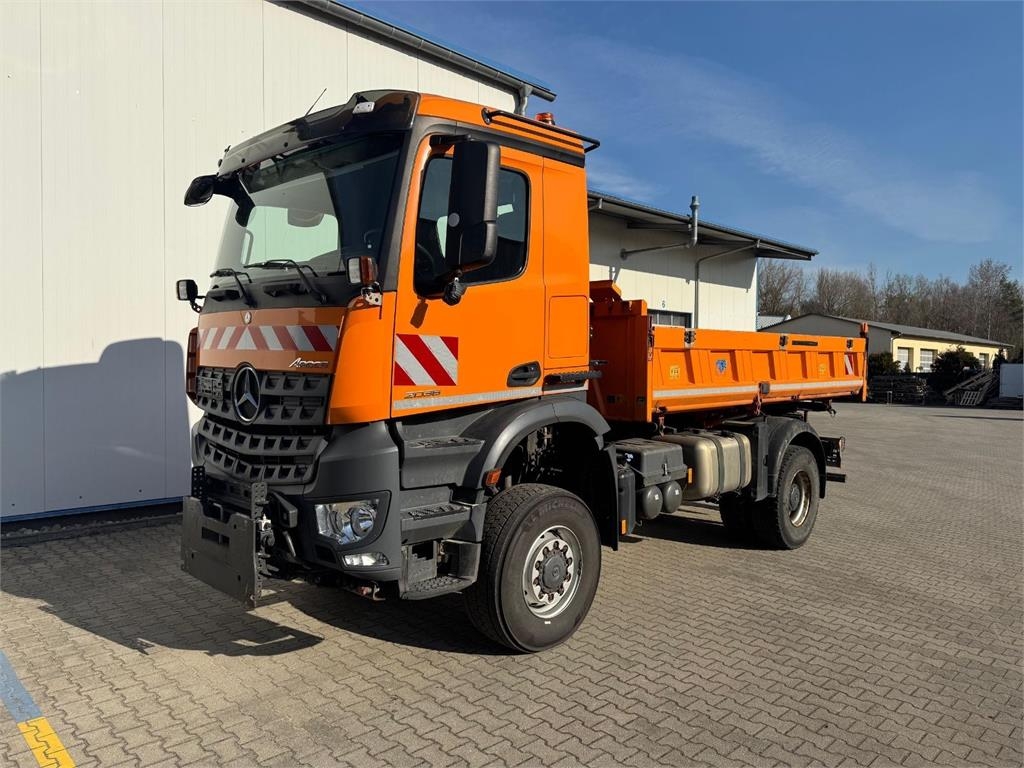 Mercedes-Benz 2036 AK 4x4 3-Way Meiller Tipper Crane HIAB XS088B