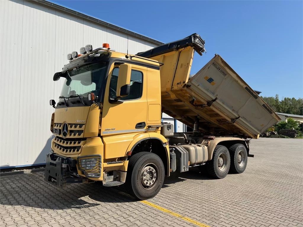 Mercedes-Benz 3348 K / 6x4