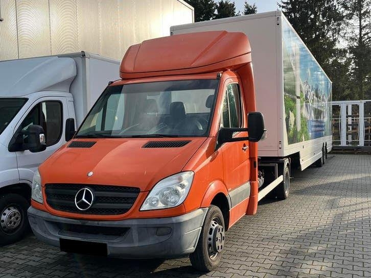 Mercedes-Benz 516cdi tractor truck + semi-trailer + Tail lift