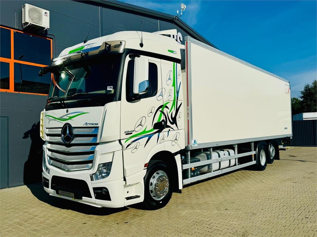 Mercedes-Benz Actros 2542