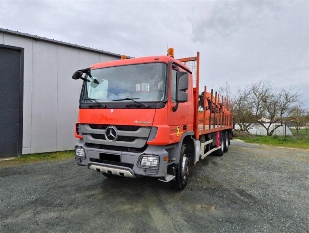 Mercedes-Benz Actros 2641 log truck+Crane