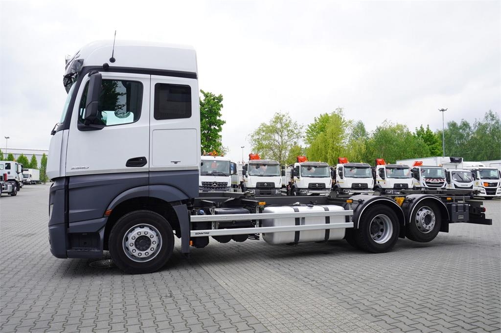 Mercedes-Benz Actros 2540 6×2 / 80 tho. km! / 5-seater cab! / BD