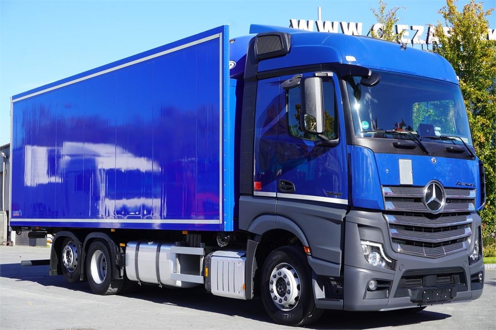 Mercedes-Benz Actros 2548 MP5 6×2 / Schmitz 19 EPAL refrigerator