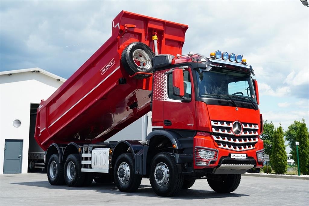 Mercedes-Benz AROCS 4145 / 8x8 / WYWROTKA TYLNOZSYPOWA / SKIBICK