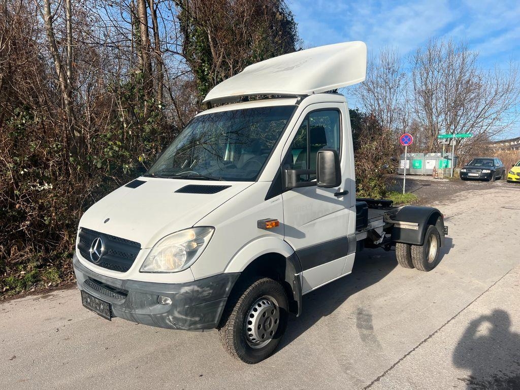 Mercedes-Benz SPRINTER 519