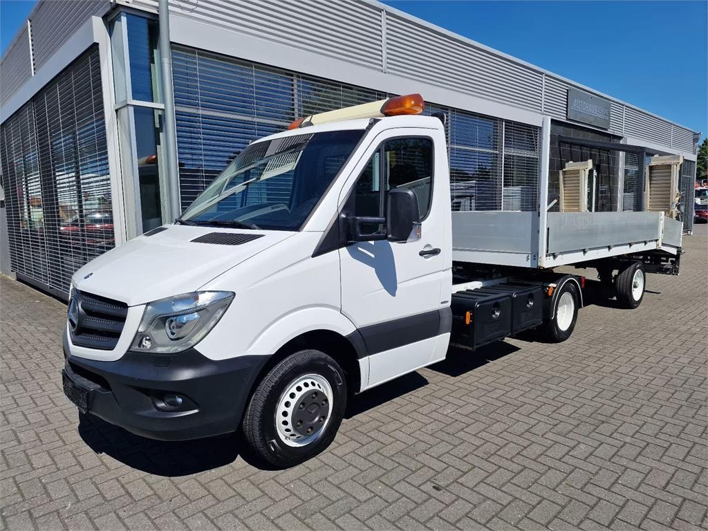 Mercedes-Benz Sprinter 519 CDI / Special Trailer