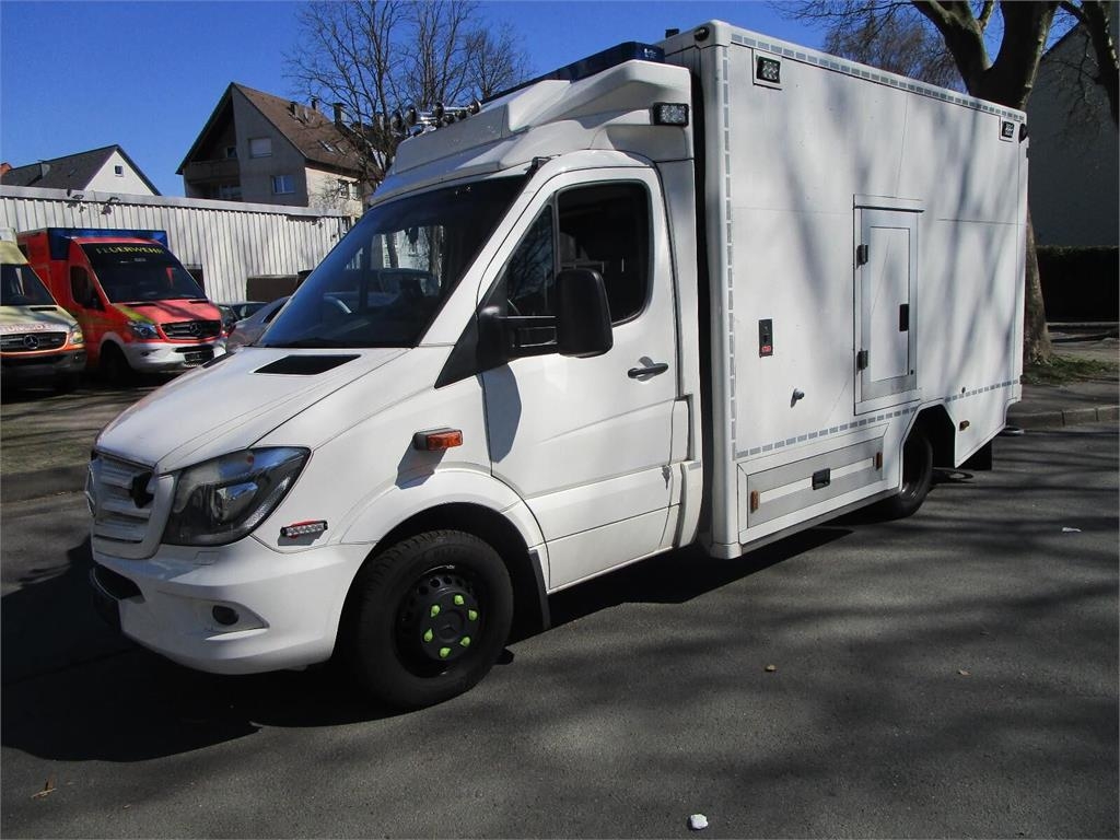 Mercedes-Benz Sprinter II 519 ambulance