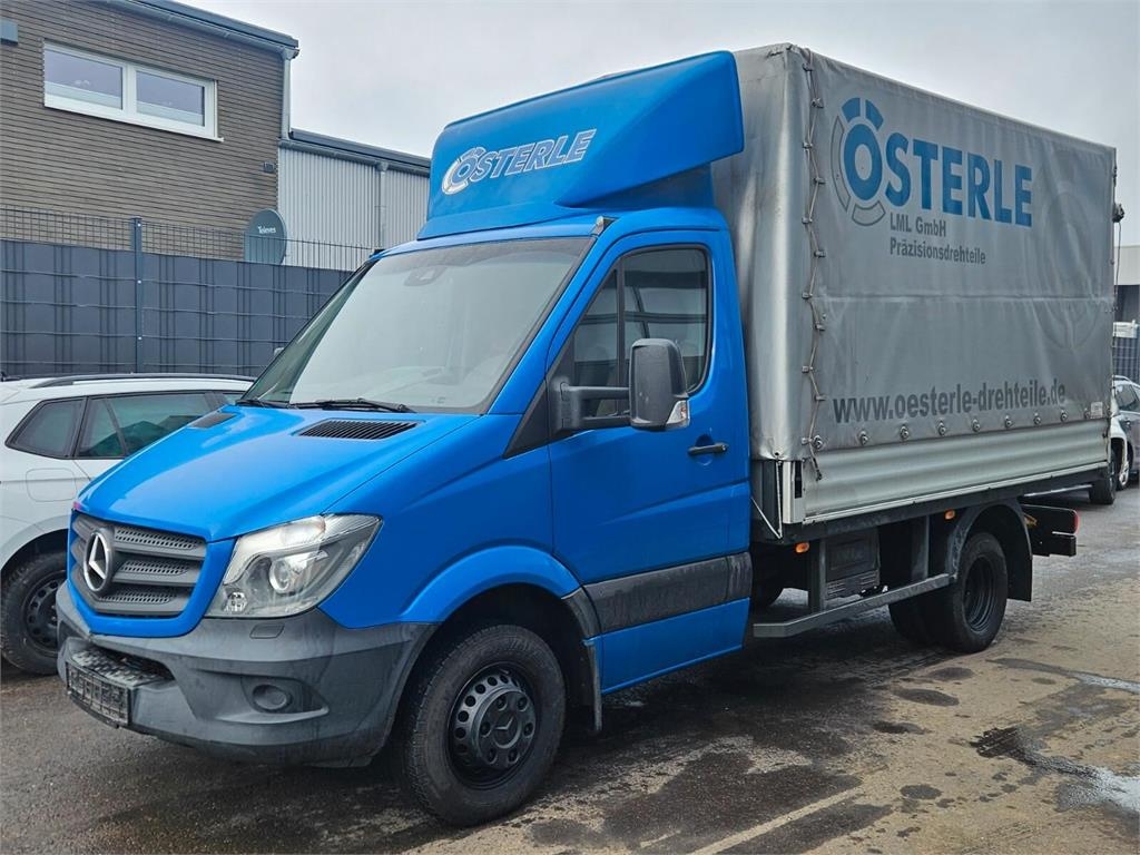 Mercedes-Benz Sprinter 519 CDI tarpaulin-covered flatbed truck