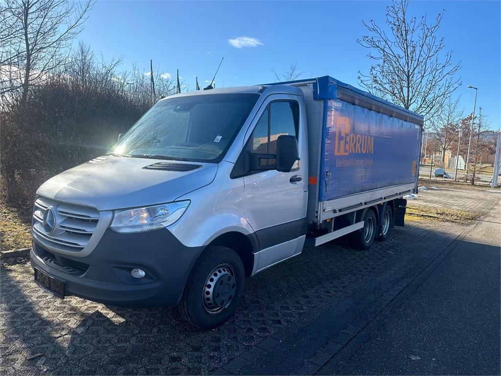 Mercedes-Benz SPRINTER 519 CDI / Flatbed + Curtain Side / RWD /