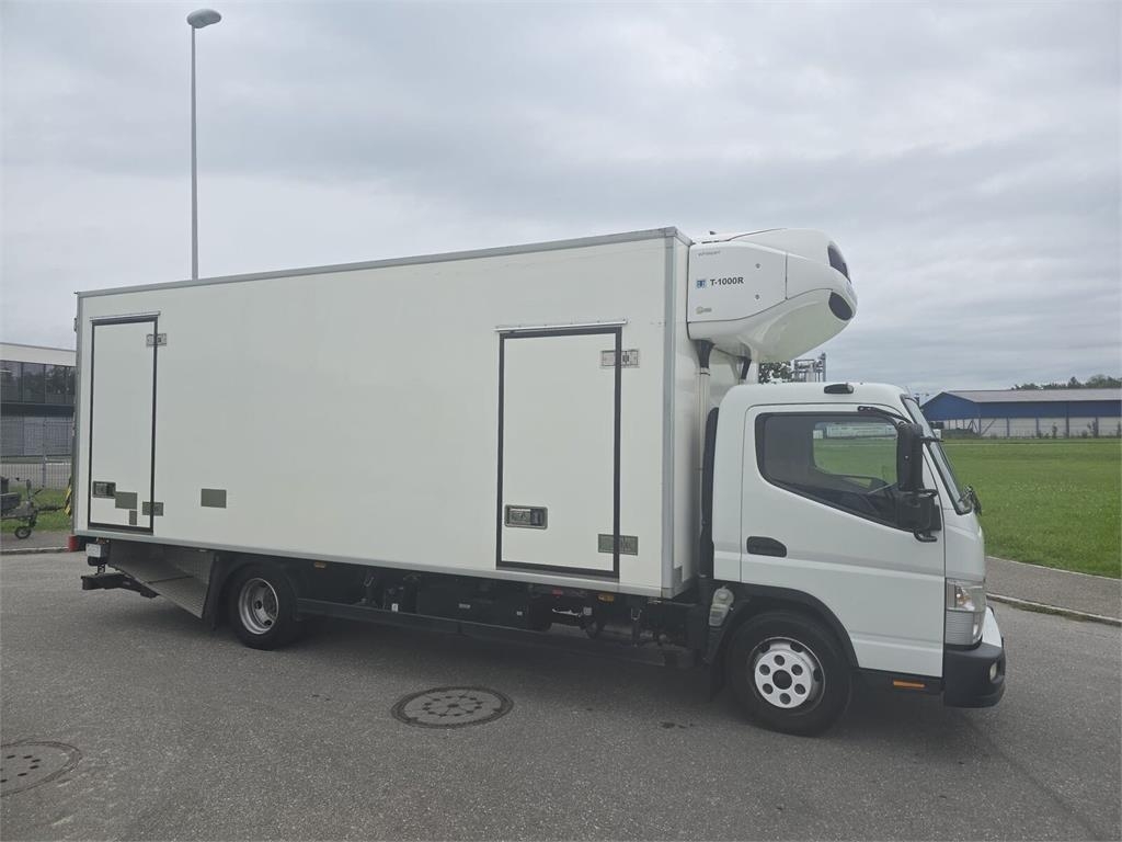 Mitsubishi Fuso 9C18 / tail lift / refrigerated truck