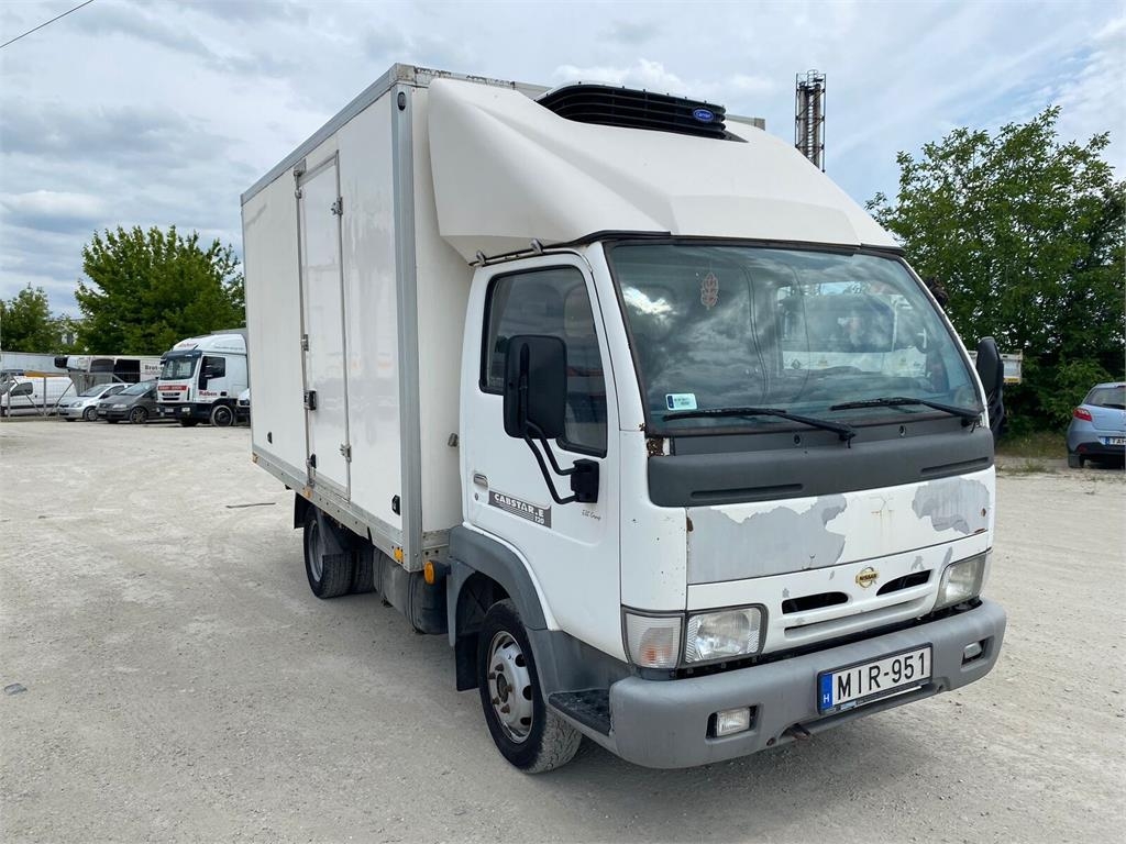 Nissan Cabstar 3,0 tdi Frigo + meat hook - 3,5t