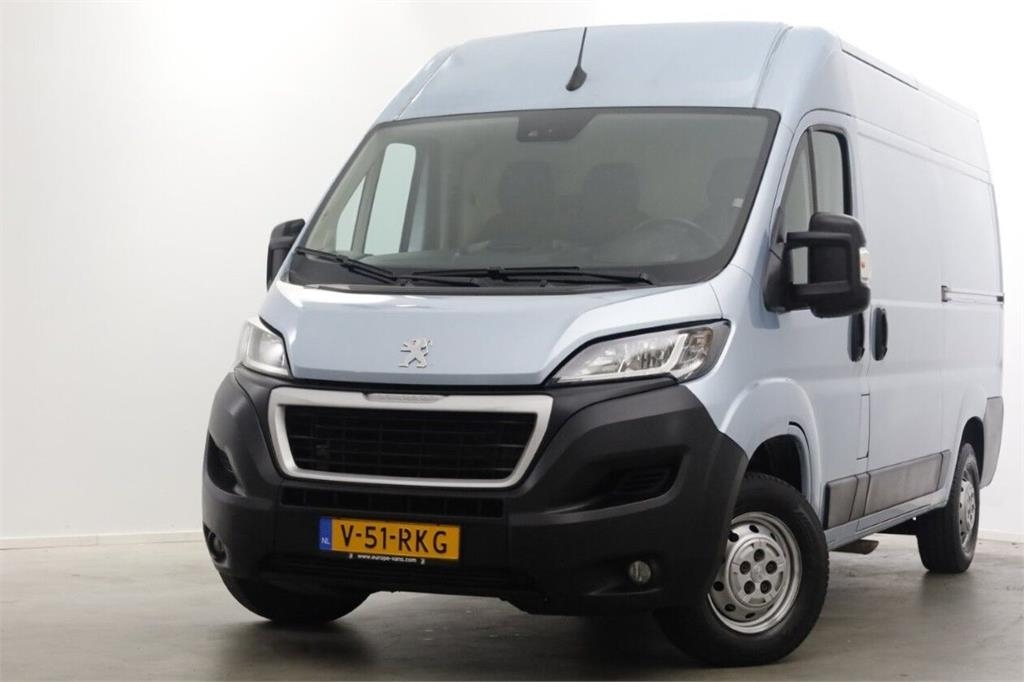 Peugeot Boxer 335 2.2 BlueHDi 165pk L2H2 Airco/Navi/2x Sch — occasion 2021