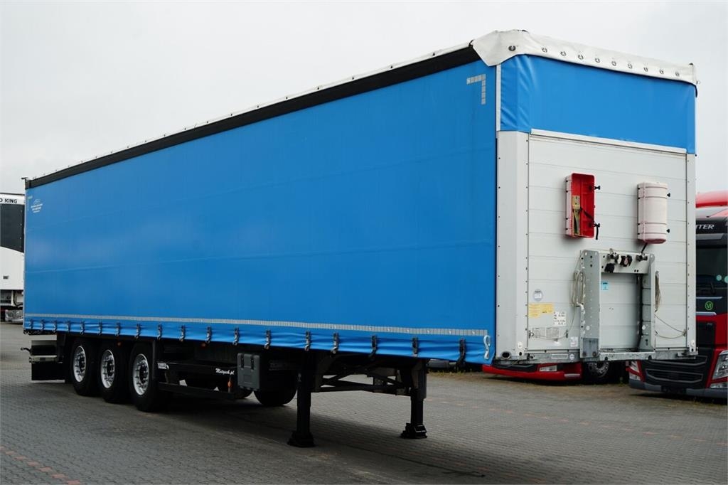 Schmitz Cargobull / FIRANKA / STANDARD / OŚ PODNOSZONA