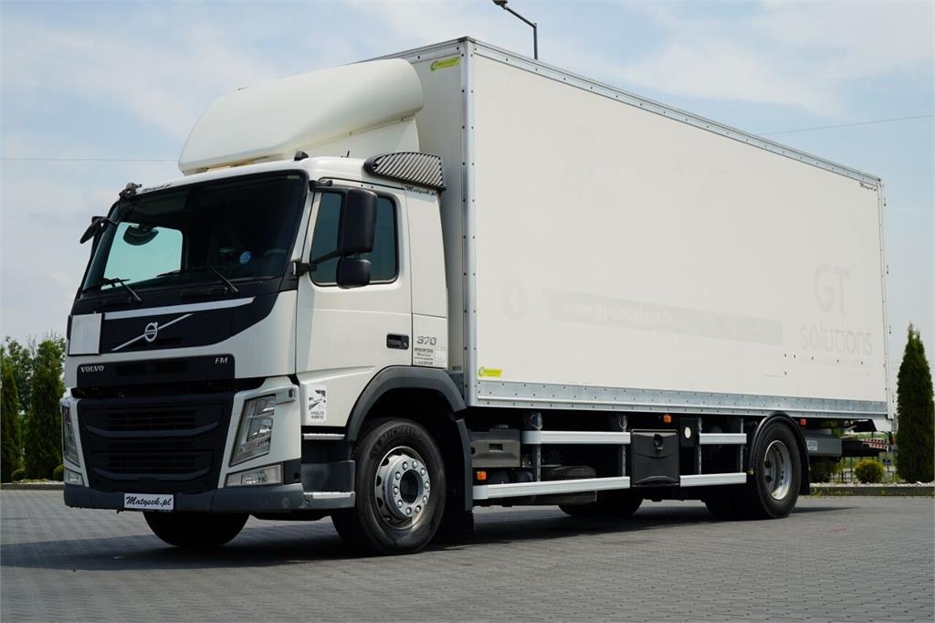 Volvo FM 370 / KONTENER 7,8 M / 4x2 / I-SHIFT / WINDA /