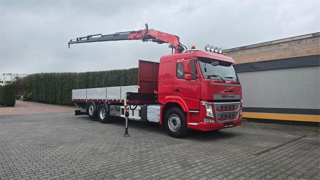 Volvo FM 380 6x2 Flatbed Truck / Fassi F185 Crane