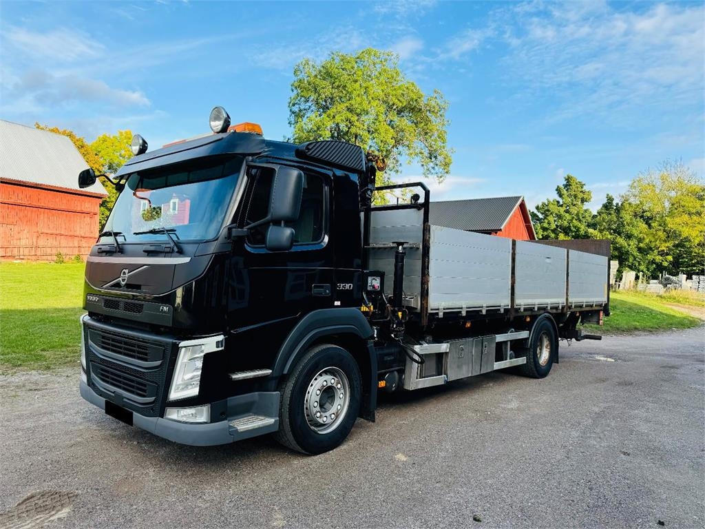 Volvo FM330 / 4x2 / Crane / Euro 6 / tail lift