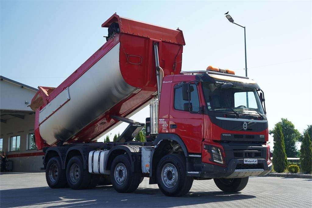 Volvo FMX 460 / 8x4 / WYWROTKA TYLNOZSYPOWA / HYDROKLAPA