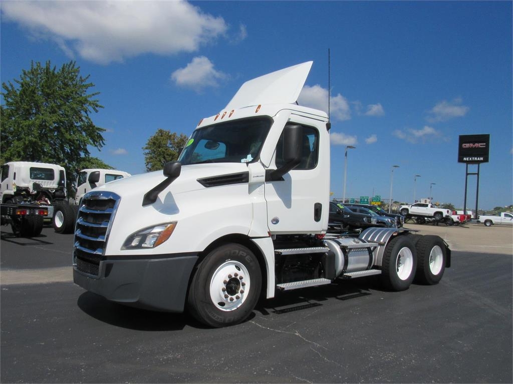 Tracteur routier Freightliner Cascadia Day Cab — occasion 2021