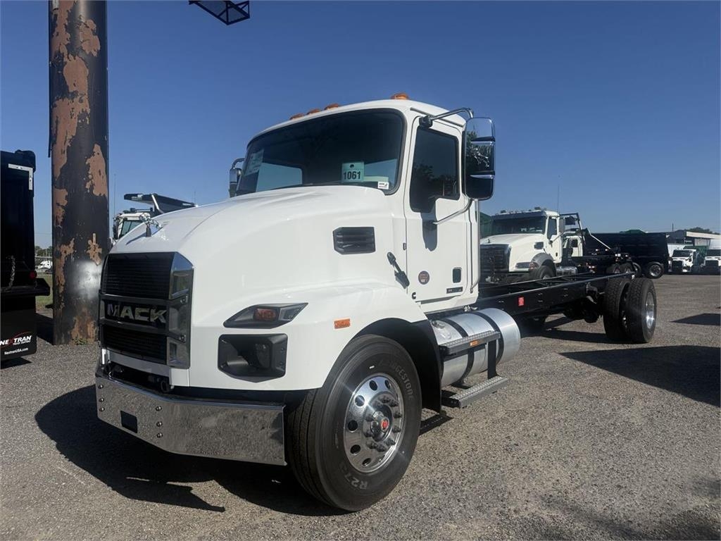 Mack MD6 42R