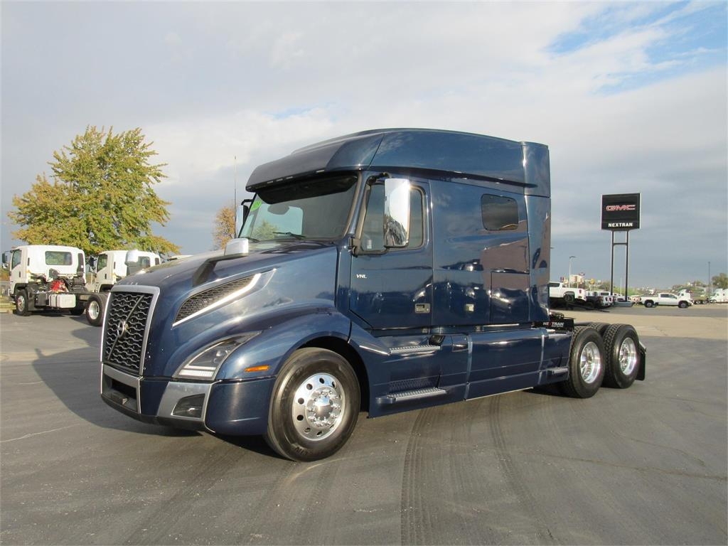 Tracteur routier Volvo VNL64T740 — occasion 2023