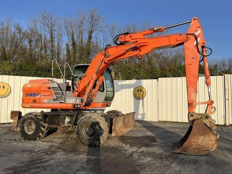 Fiat-Kobelco E145W