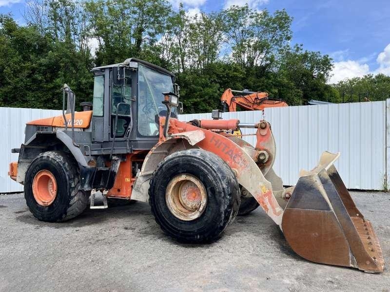 Hitachi ZW220