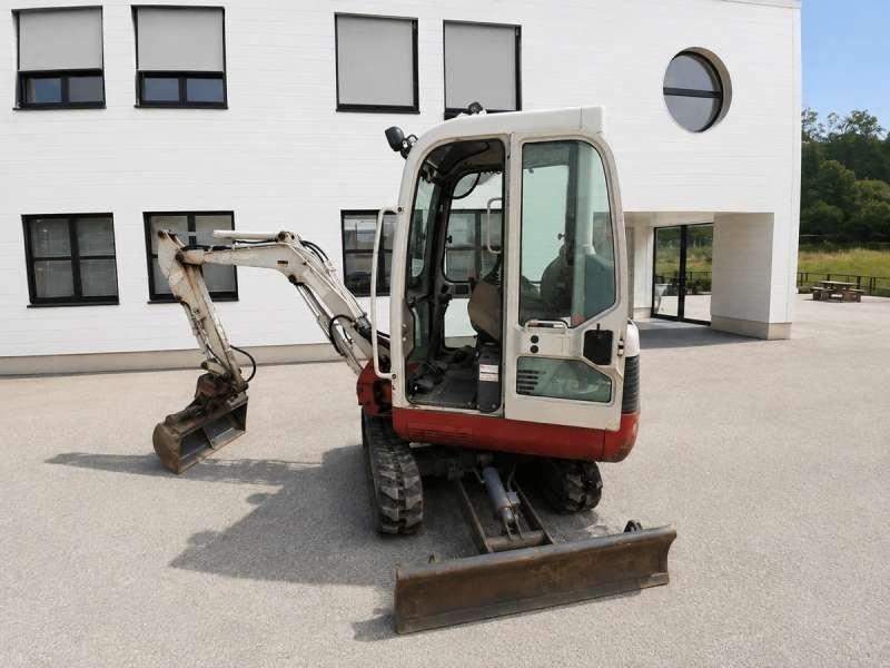Takeuchi TB016
