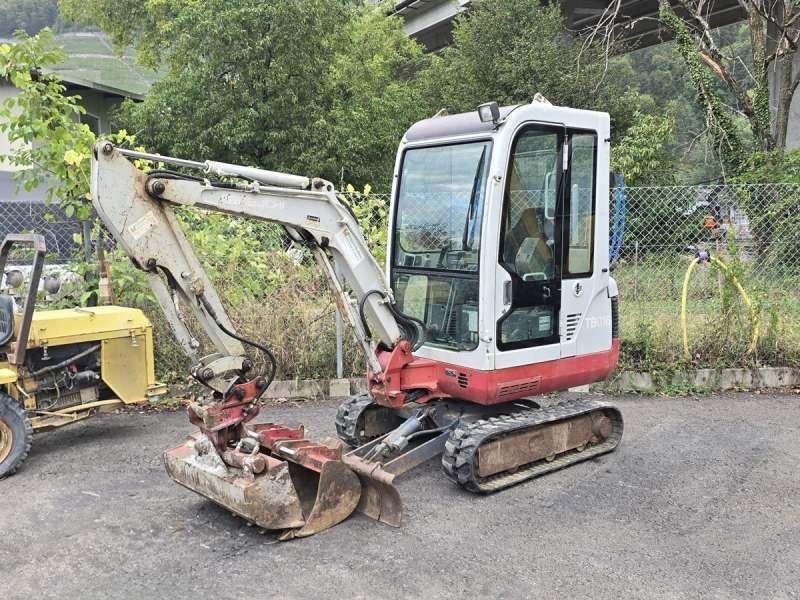 Takeuchi TB016